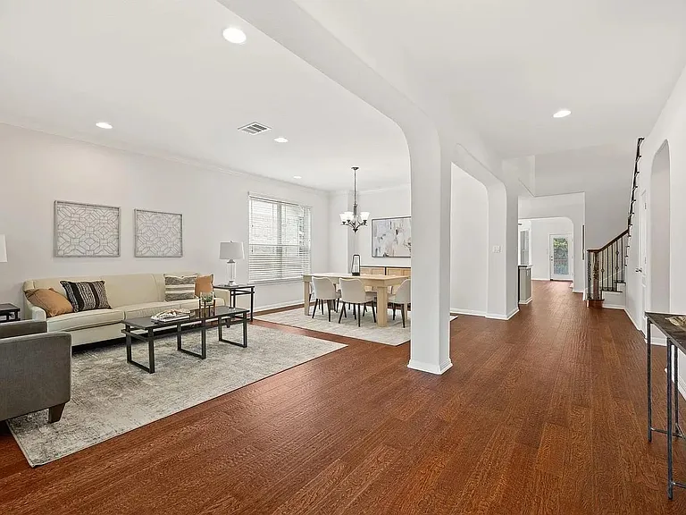 703 S Frontier Ln — Photo 5