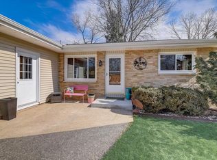 6718 Spring Grove Ct, Middleton, WI 53562