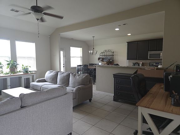5th image of 308 Kaylee Way