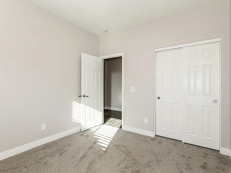 14576 W Gelding Dr — Photo 11
