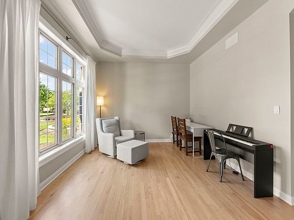 3rd image of 26407 Silverleaf Dr
