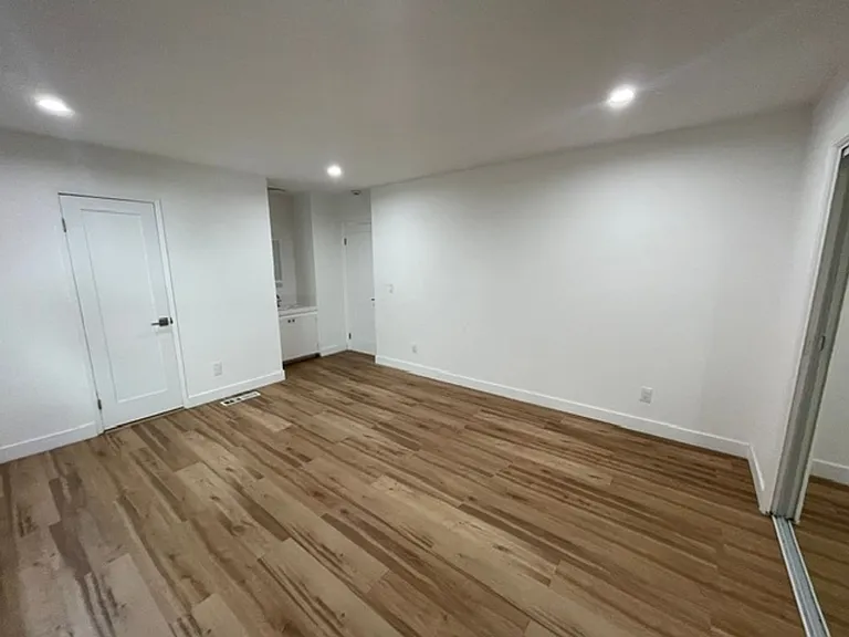 2216 Highland Ave — Photo 14