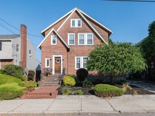 33 Murdock St, Brighton, MA 02135