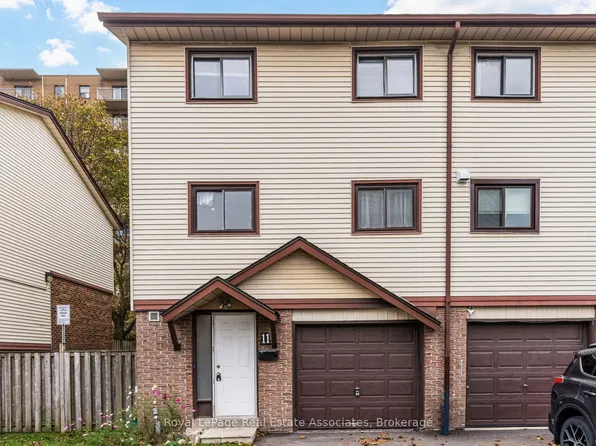11 McCallum Ct Unit 11, Brampton, ON L6W 3M4