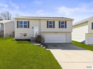 19625 U St, Omaha, NE 68135