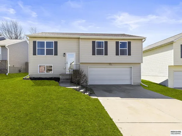 19625 U St, Omaha, NE 68135