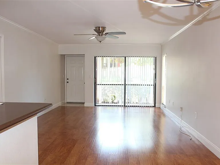 5602 Baywater Dr — Photo 3
