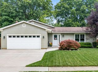 136 E Schrock Rd, Westerville, OH 43081