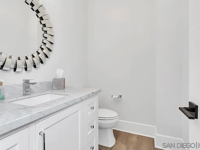 914 B Ave — Photo 18
