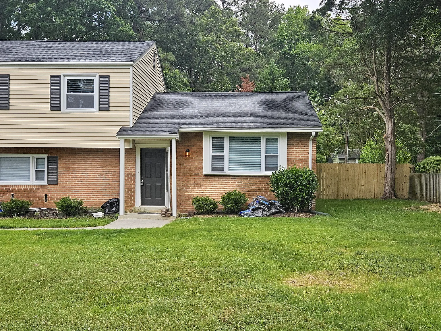 9204 Minna Dr — Photo 1