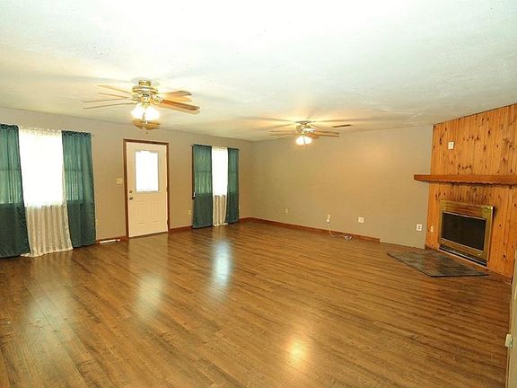 2nd image of 4655 Outer Lincoln Ave