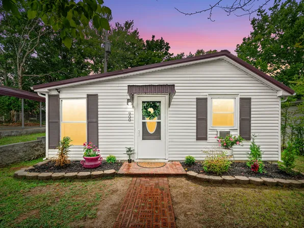900 Oak Ln, Clarksville, TN 37040