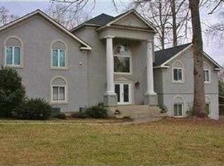 200 Shadow Lakes Dr, Clover, SC 29710