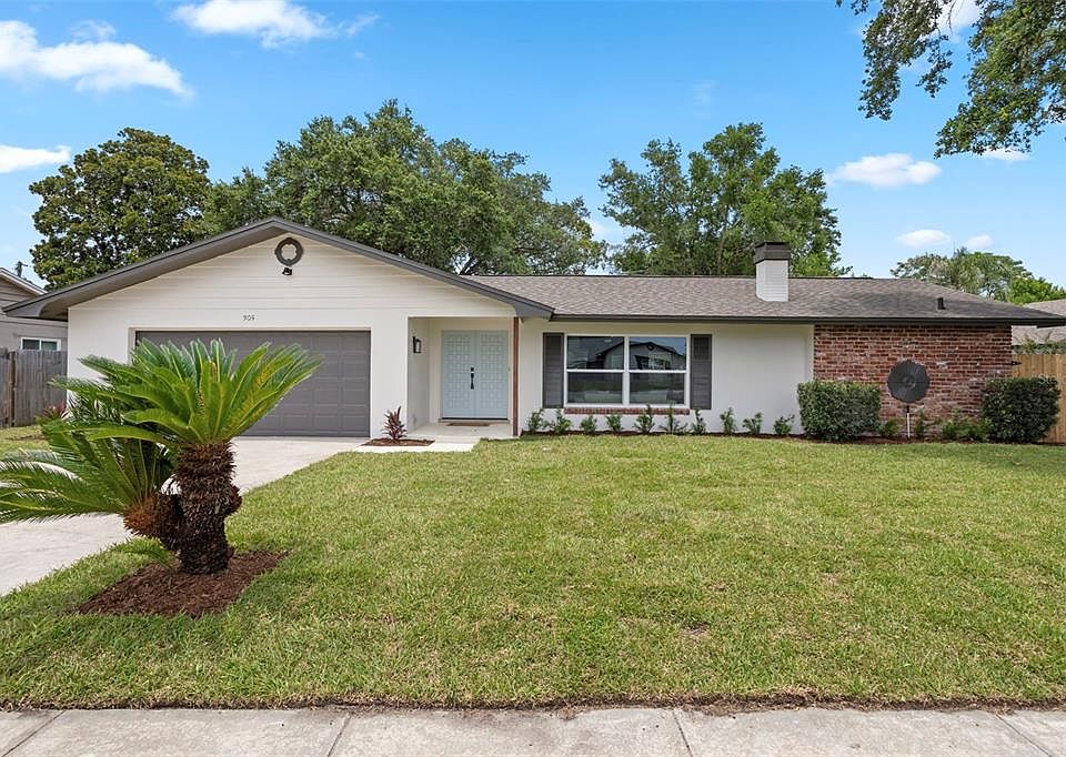 1st image of 305 Robin Hill Dr