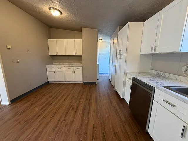 3738 Bellaire Ave — Photo 5