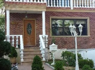 16915 21st Rd, Whitestone, NY 11357