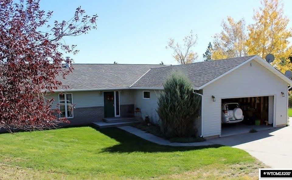 1st image of 813 Roundtop Dr
