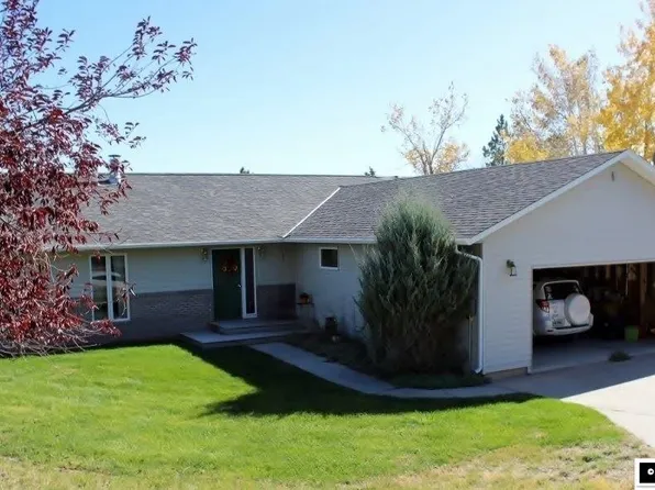 813 Roundtop Dr, Thermopolis, WY 82443