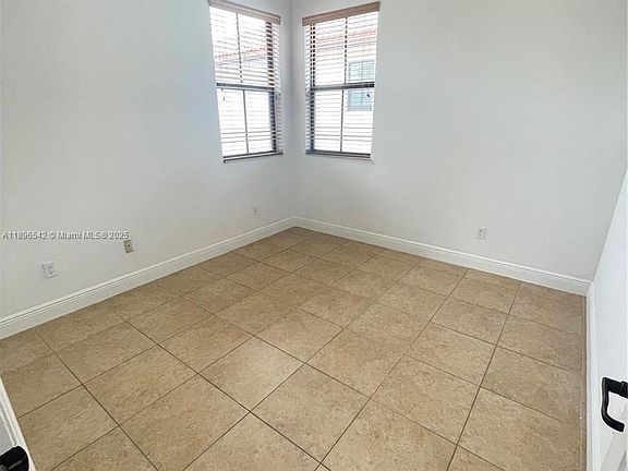 4th image of 8290-8290 NW 39th Ct