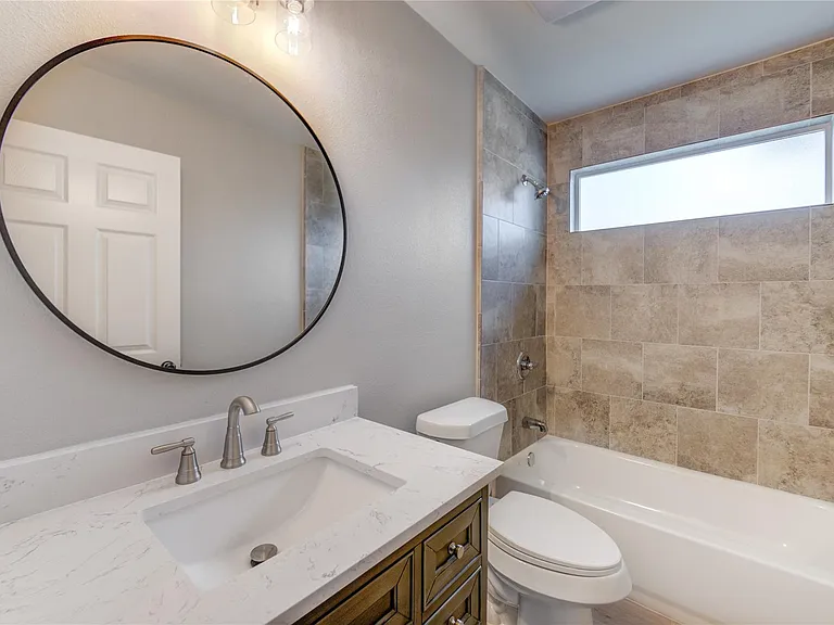 6603 1/2 Narcissus St — Photo 11