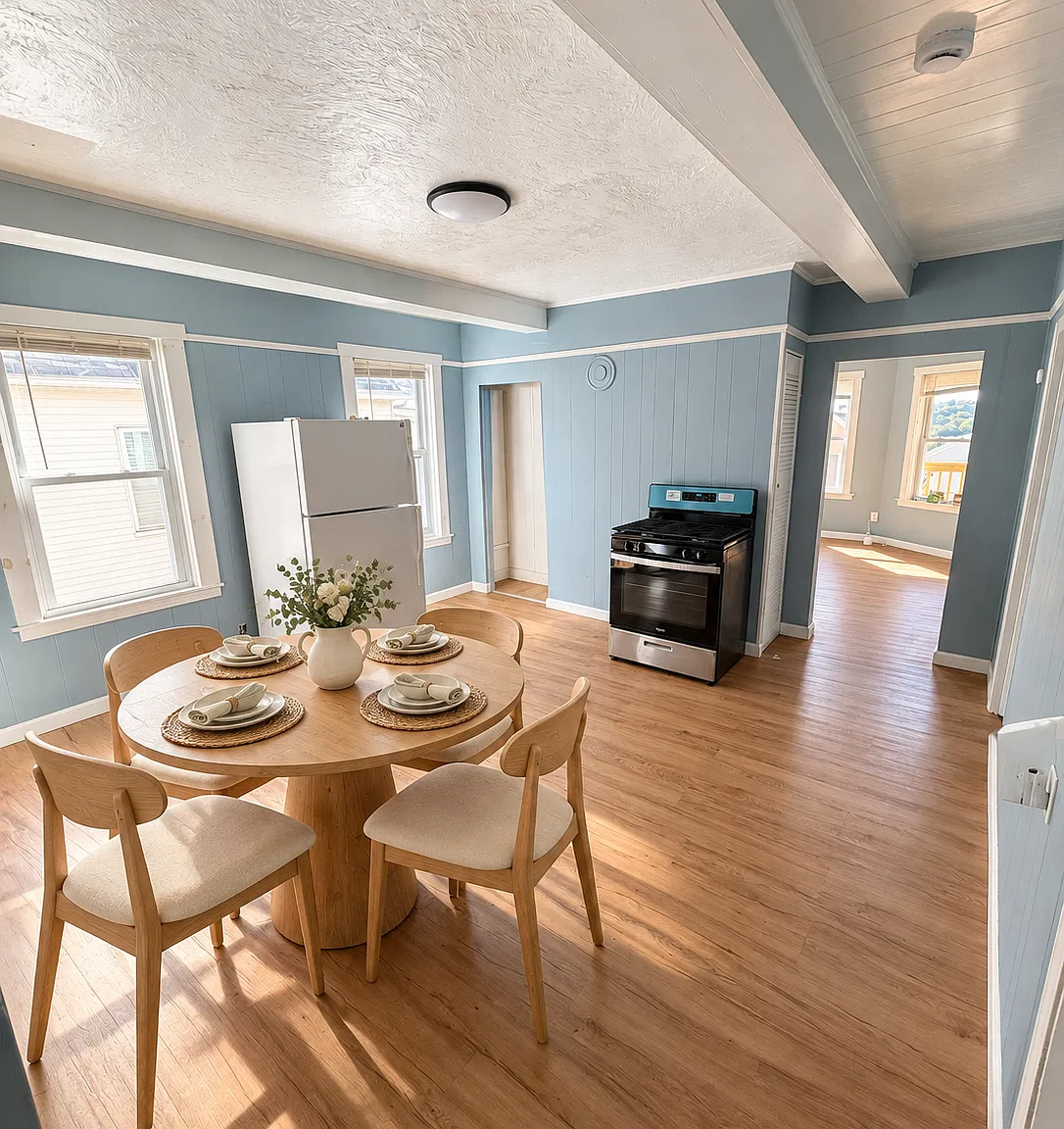3 bed, 800 sqft, $2,100 — Photo 2