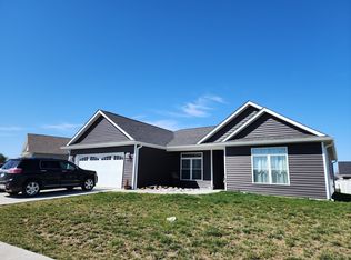 118 Woods Edge Blvd E, Greencastle, IN 46135