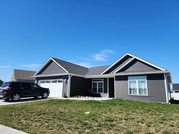 118 Woods Edge Blvd E, Greencastle, IN 46135