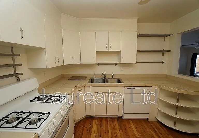 1818 S Dahlia St — Photo 6