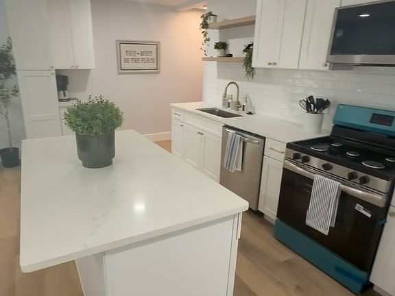 5th image of 113 E Mistletoe Ave #2201