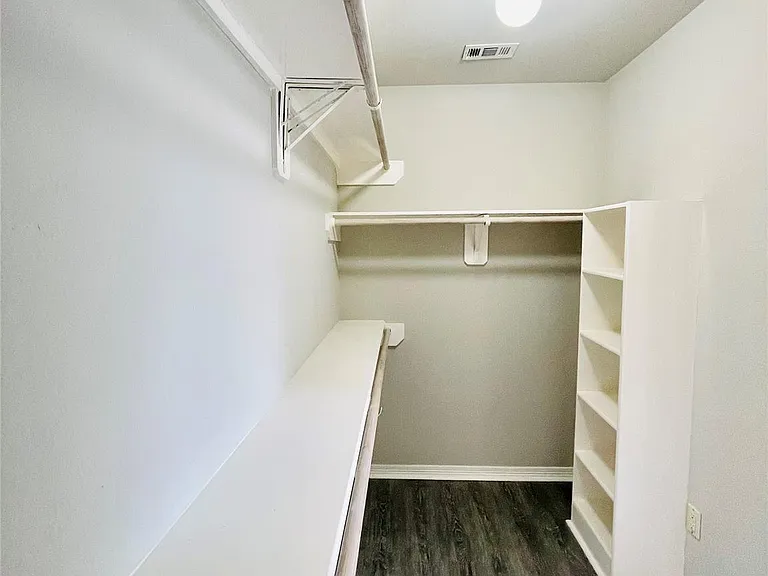 1719 Park Forest Dr — Photo 26