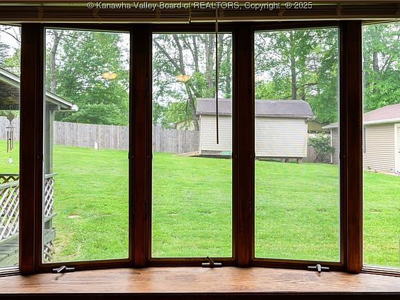 5th image of 298 Tribett Ln