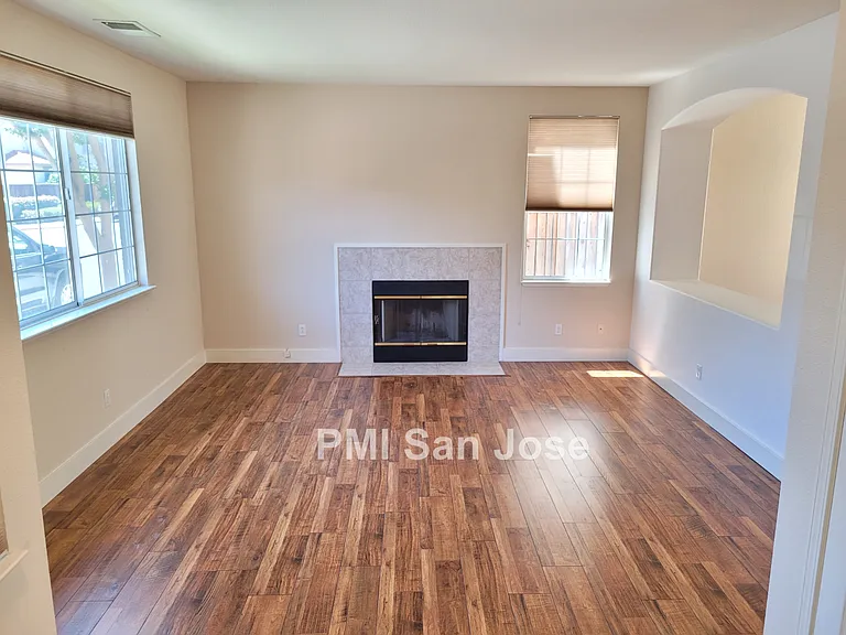 4762 Cheeney St — Photo 3