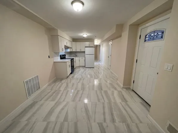 126 Boundary Ave #A, Staten Island, NY 10306