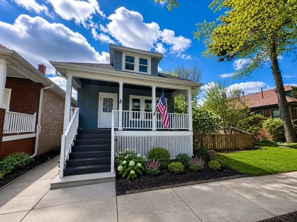 9021 Grant Ave, Brookfield, IL 60513