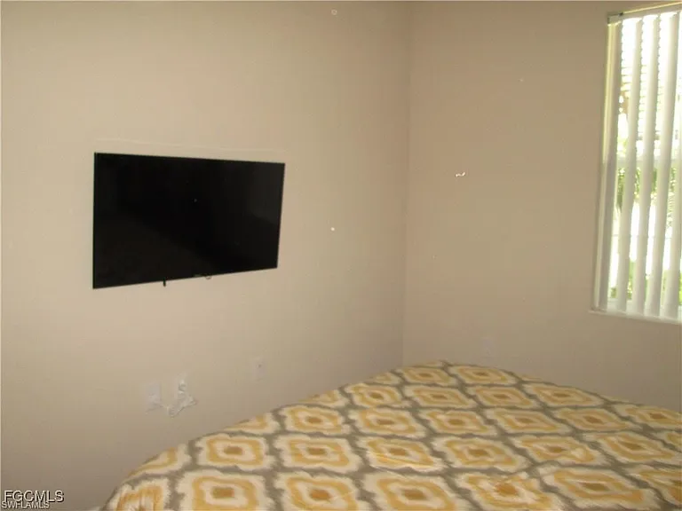 10702 Cetrella Dr — Photo 12