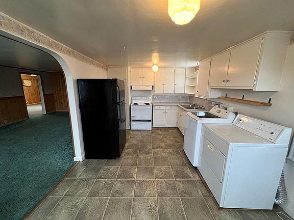 3rd image of 249 NW Garden Valley Blvd