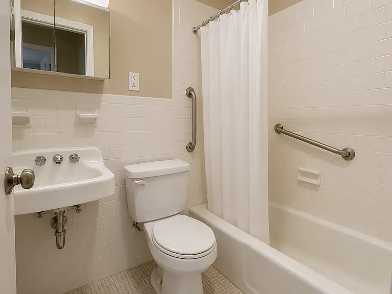69 Newton St #12 — Photo 8