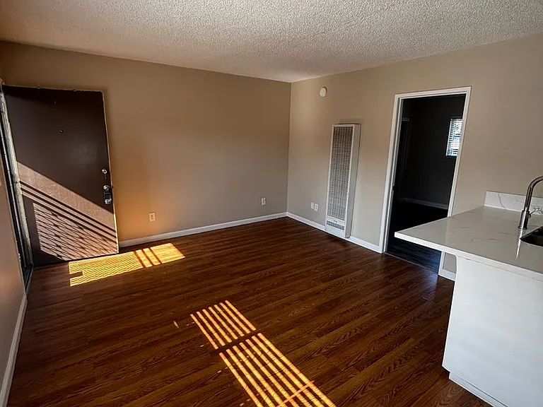 1765 Magnolia Ave — Photo 8