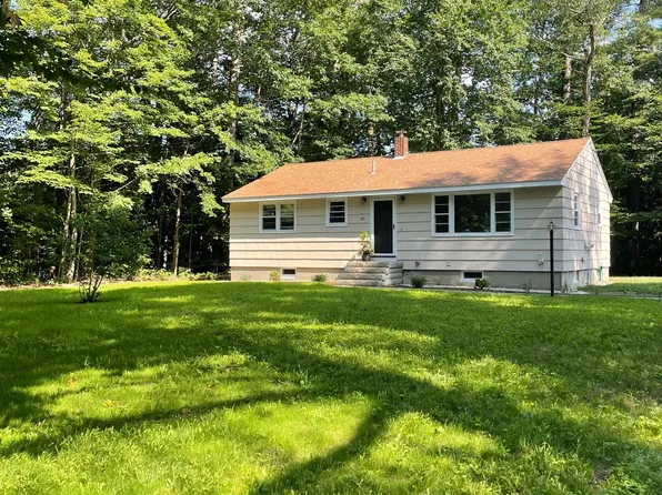 37 Skillin Rd, Cumberland, ME 04021