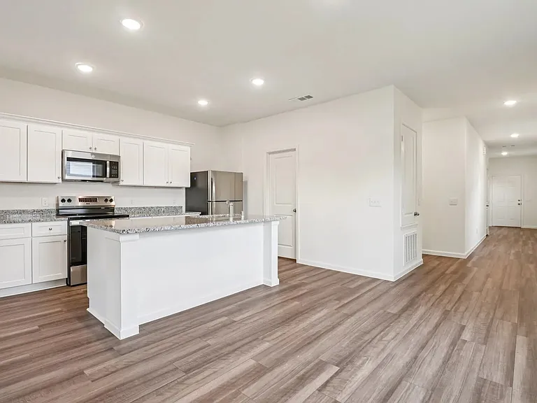 2117 Prairie Ln — Photo 2