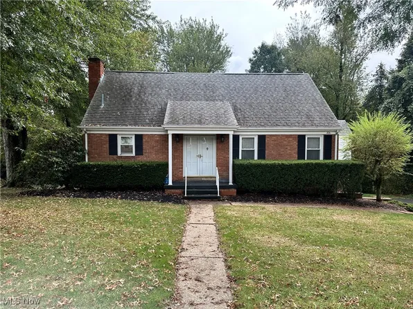 306 Imperial Dr, East Liverpool, OH 43920