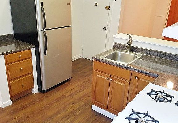 4th image of 41-18 20th Ave #2DD