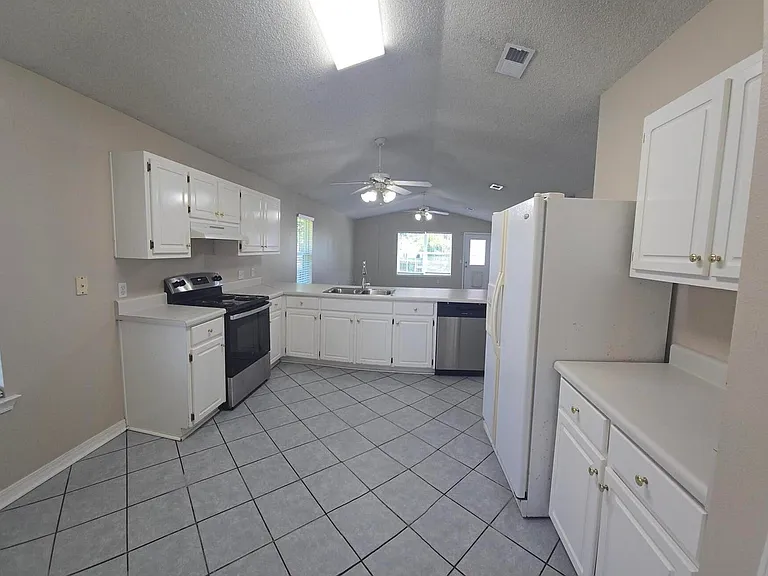418 Pristine Water Ln — Photo 6