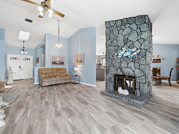 4th image of 191 Parkwood Dr