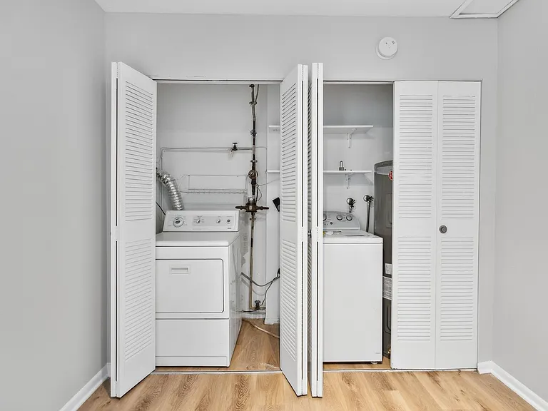 7907 Timarand Ct — Photo 35