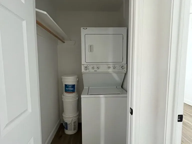 734 S Crockett Dr — Photo 16