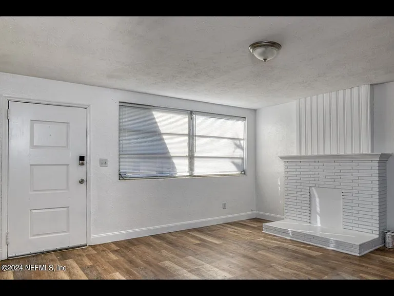 1265 W 26th St #1265 — Photo 2
