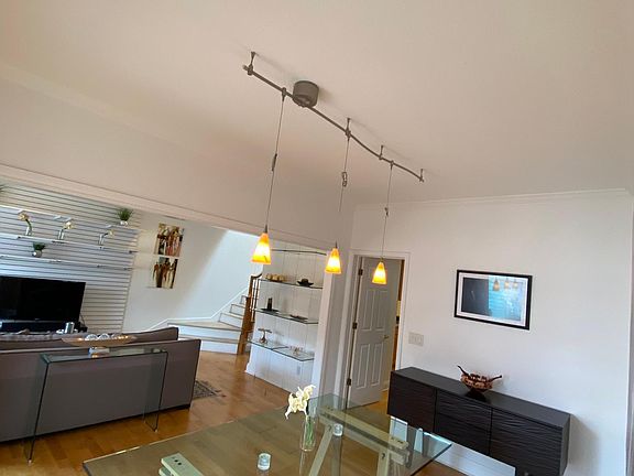 Spacious living room