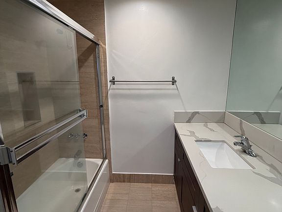 3rd image of 1277 Barry Ave APT 5