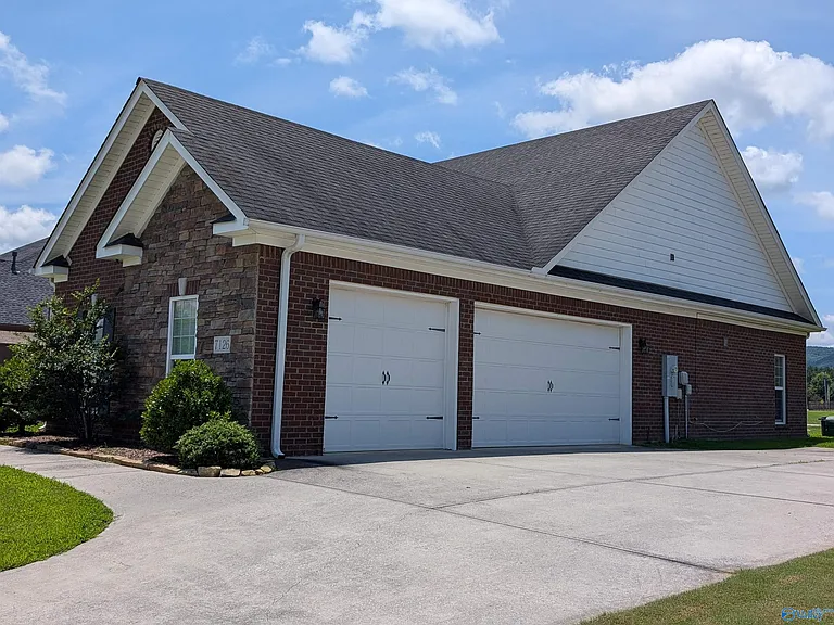 7126 Weeping Willow Dr — Photo 2